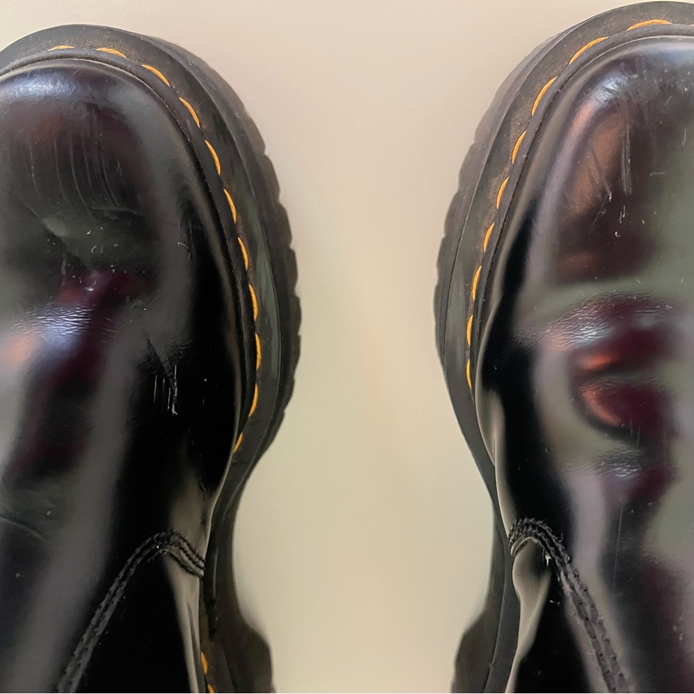 Dr. Martens 2976 Quad Chelsea Boots Size 7 (they run big so like a size 8). - Picture 2 of 4